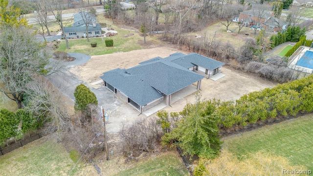 7400 Melody Lane, Bloomfield Hills, MI 48301