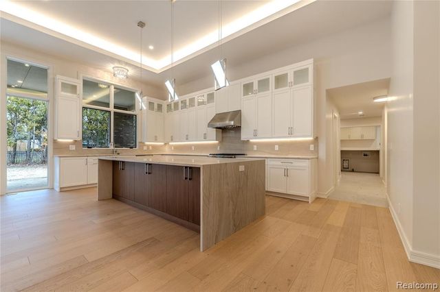 7400 Melody Lane, Bloomfield Hills, MI 48301