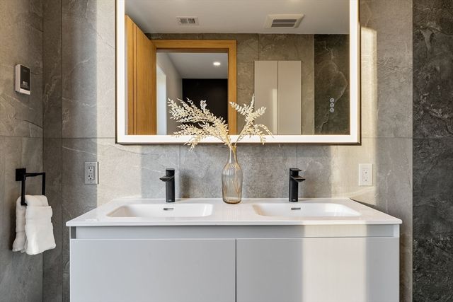 388 Washington Street 205, Quincy, MA 02169