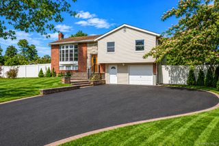 3 Richlee Drive, East Northport, NY 11731
