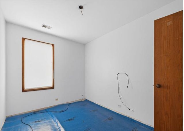 25042 S Whispering Oaks Lane, Crete, IL 60417