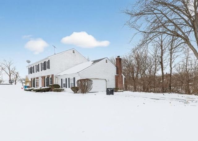 25042 S Whispering Oaks Lane, Crete, IL 60417