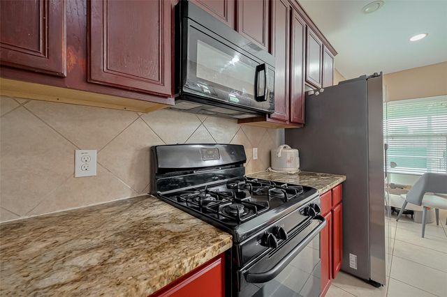 3400 Borden Gully Drive, Dickinson, TX 77539