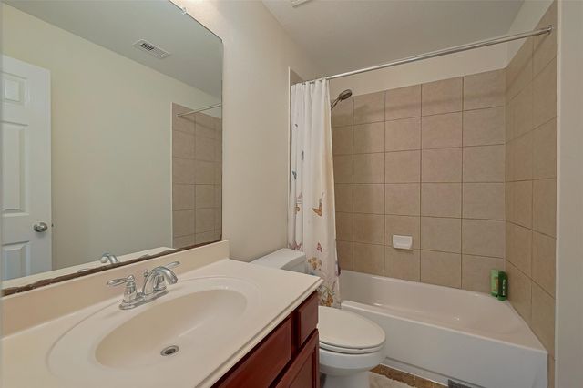 3400 Borden Gully Drive, Dickinson, TX 77539