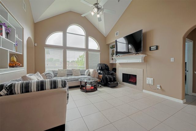 3400 Borden Gully Drive, Dickinson, TX 77539