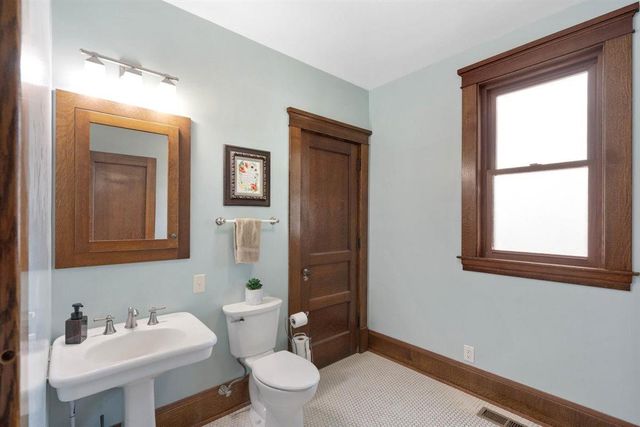 323 S Central Avenue, Richland Center, WI 53581