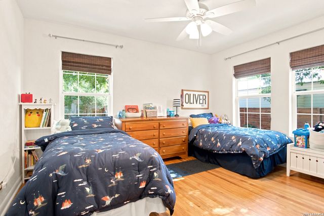 131 Harmon, San Antonio, TX 78209