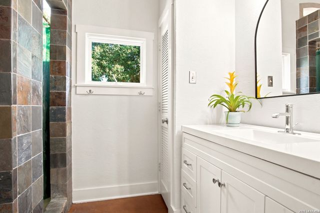 131 Harmon, San Antonio, TX 78209