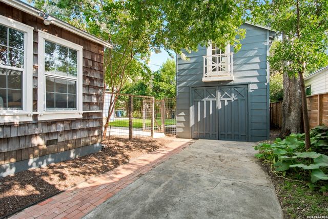 131 Harmon, San Antonio, TX 78209