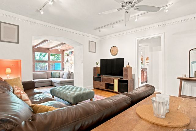 131 Harmon, San Antonio, TX 78209