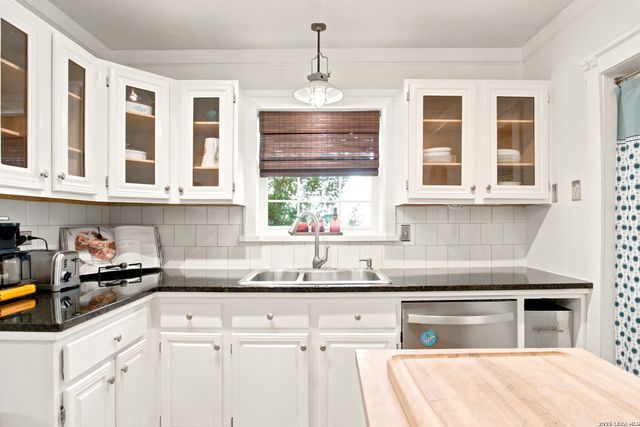 131 Harmon, San Antonio, TX 78209