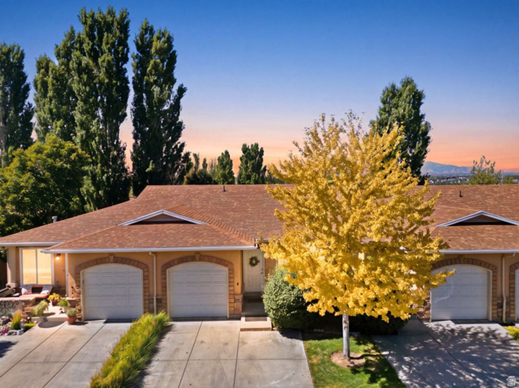 9480 S HIDDEN POINT DR, Sandy, UT 84070 — photo 2