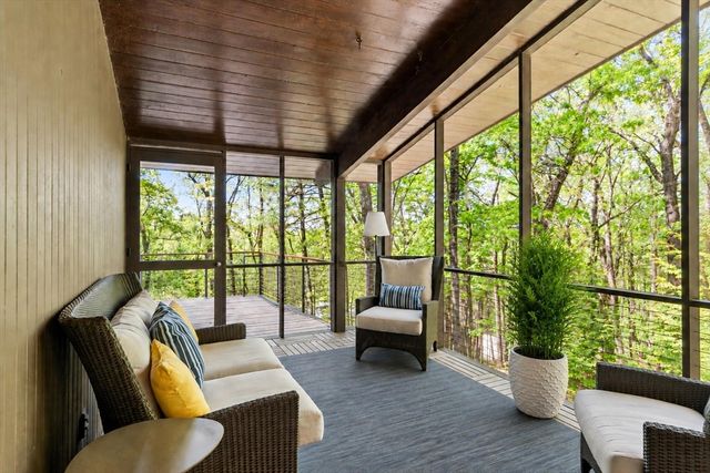 518 Annursnac Hill Rd, Concord, MA 01742