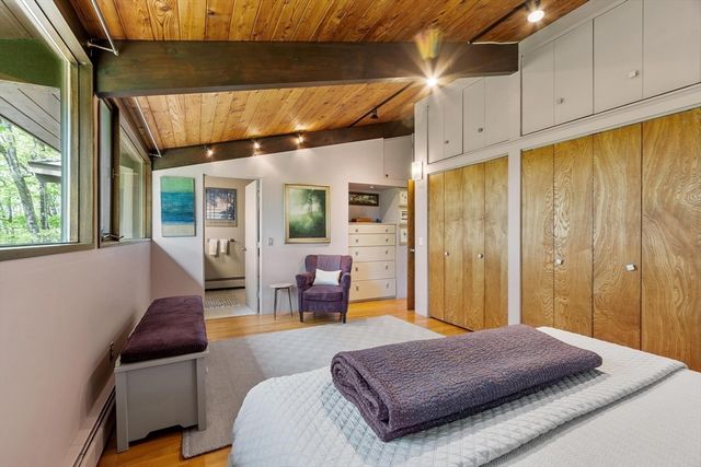 518 Annursnac Hill Rd, Concord, MA 01742