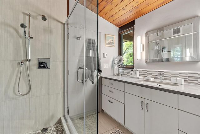 518 Annursnac Hill Rd, Concord, MA 01742