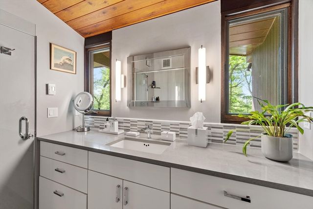 518 Annursnac Hill Rd, Concord, MA 01742