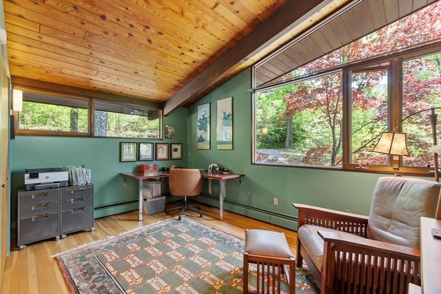 518 Annursnac Hill Rd, Concord, MA 01742