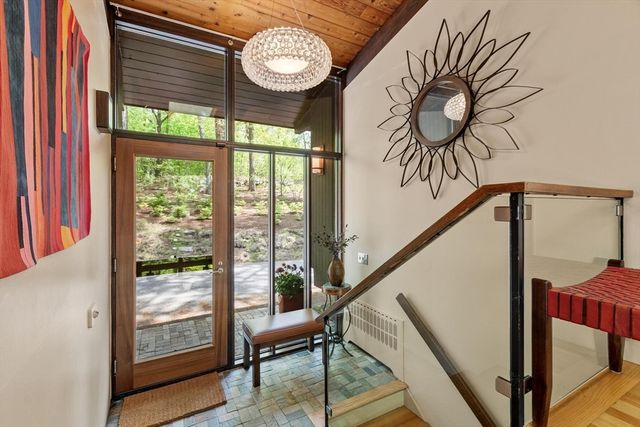 518 Annursnac Hill Rd, Concord, MA 01742
