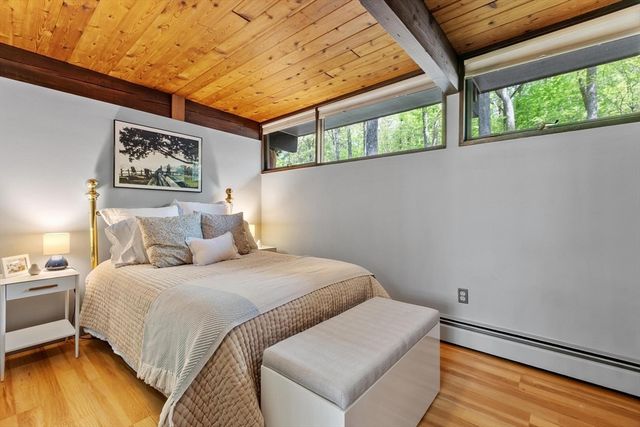 518 Annursnac Hill Rd, Concord, MA 01742