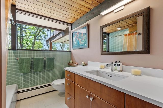 518 Annursnac Hill Rd, Concord, MA 01742