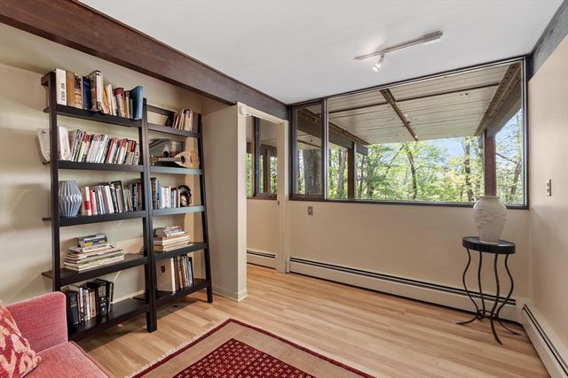 518 Annursnac Hill Rd, Concord, MA 01742