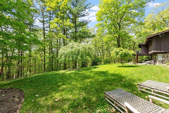 518 Annursnac Hill Rd, Concord, MA 01742