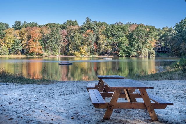518 Annursnac Hill Rd, Concord, MA 01742