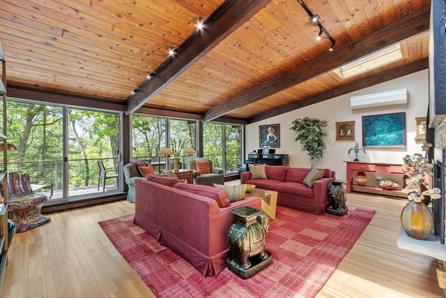 518 Annursnac Hill Rd, Concord, MA 01742