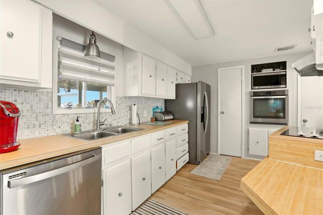 1427 SANDERLING DRIVE, Englewood, FL 34224