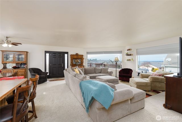 70 Onyx Lane, Sequim, WA 98382