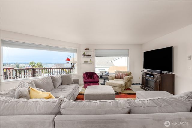 70 Onyx Lane, Sequim, WA 98382