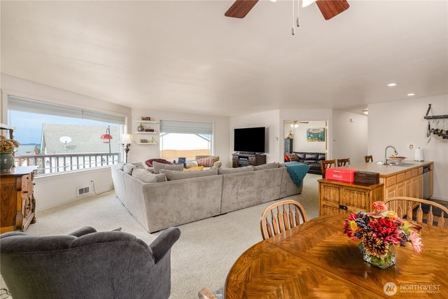 70 Onyx Lane, Sequim, WA 98382