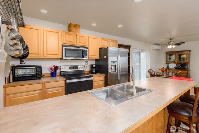 70 Onyx Lane, Sequim, WA 98382