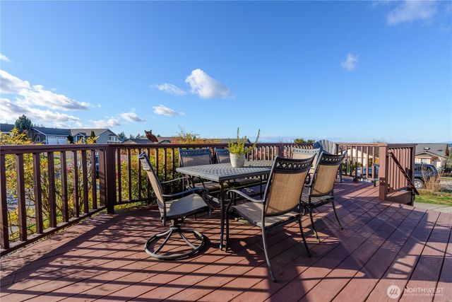 70 Onyx Lane, Sequim, WA 98382