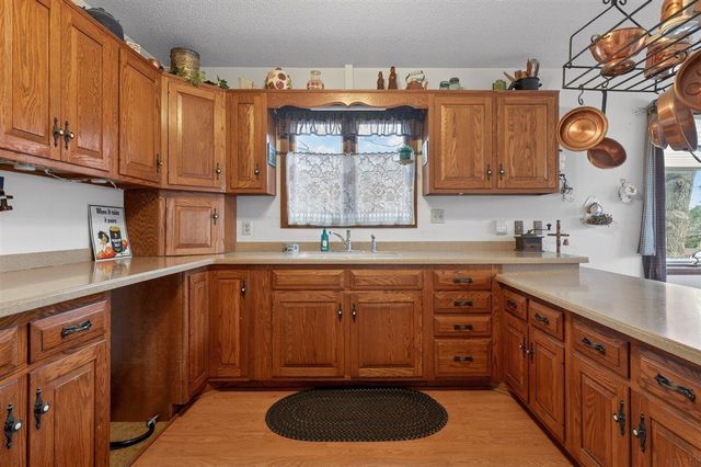 2218 Castle Street, Waterloo, IA 50701