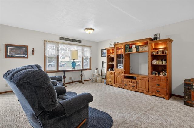 2218 Castle Street, Waterloo, IA 50701