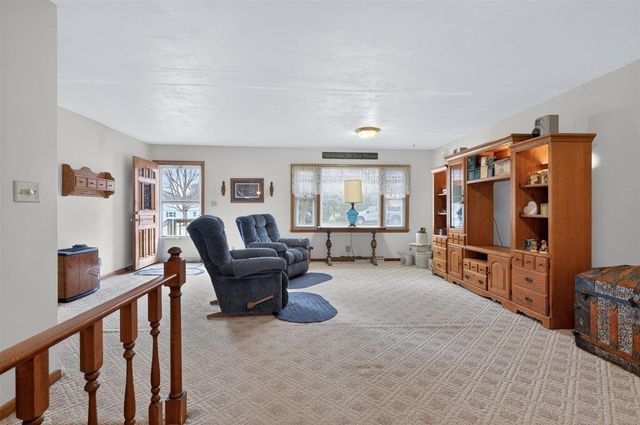 2218 Castle Street, Waterloo, IA 50701