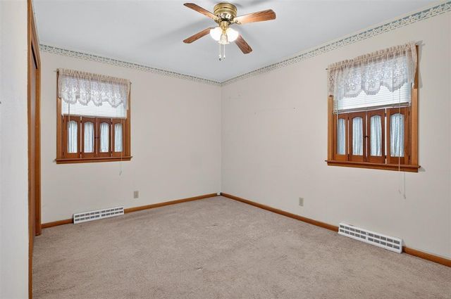 2218 Castle Street, Waterloo, IA 50701