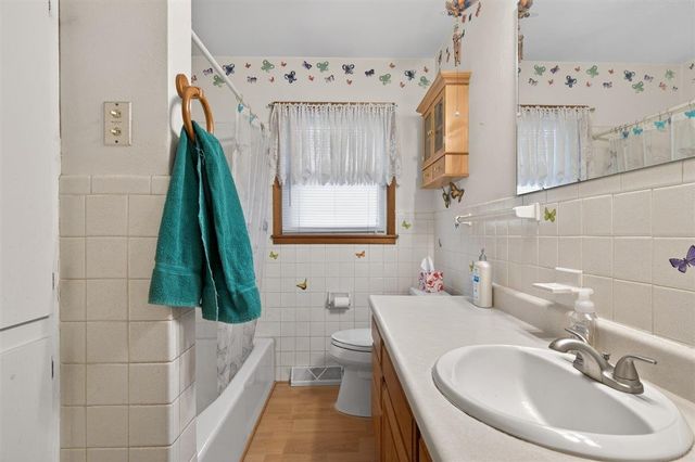 2218 Castle Street, Waterloo, IA 50701