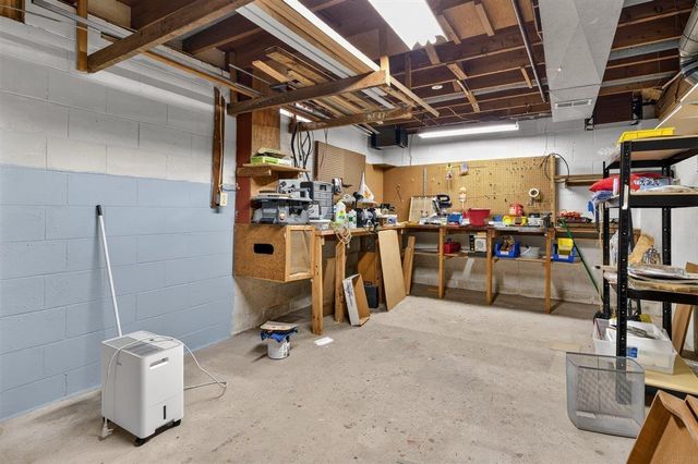 2218 Castle Street, Waterloo, IA 50701