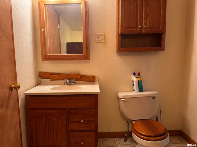 403 N 3RD Street, Cuba, IL 61427