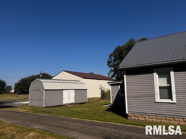 403 N 3RD Street, Cuba, IL 61427