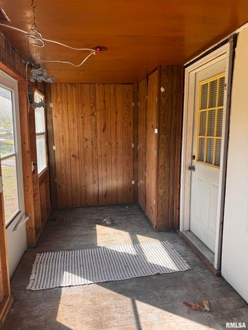 403 N 3RD Street, Cuba, IL 61427