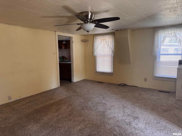 403 N 3RD Street, Cuba, IL 61427