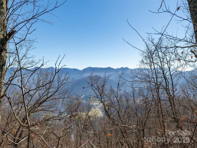 1182 Seven Glens Drive, Weaverville, NC 28787