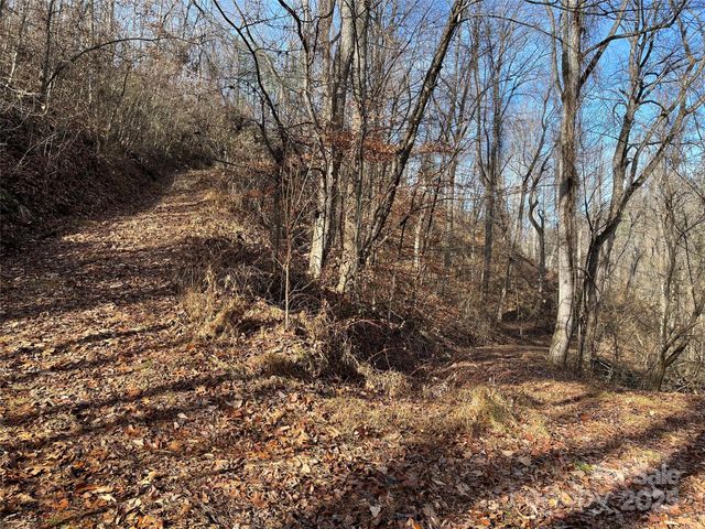 1182 Seven Glens Drive, Weaverville, NC 28787