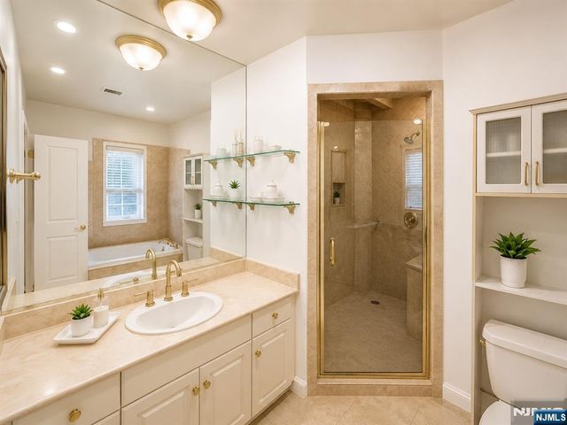 461B 5th Street, Palisades Park, NJ 07650