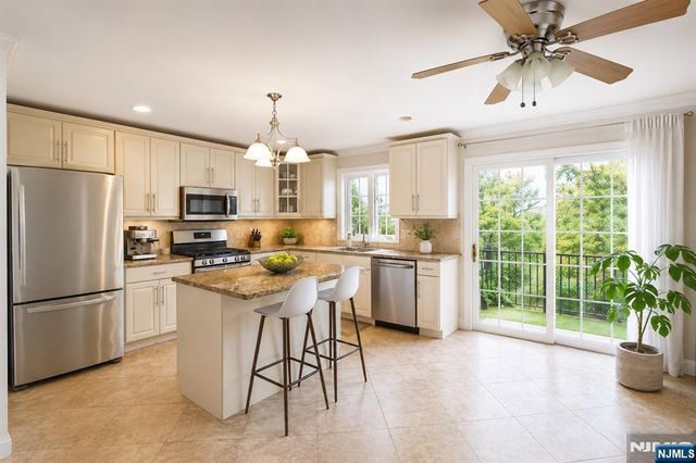 461B 5th Street, Palisades Park, NJ 07650