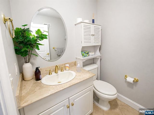461B 5th Street, Palisades Park, NJ 07650
