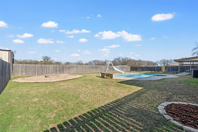 398 Bluebonnett Lane, Lorena, TX 76655